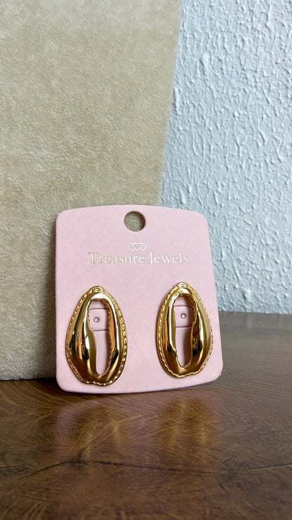 Melted Goldie Stud
