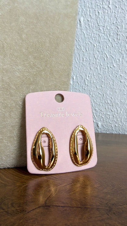 Melted Goldie Stud