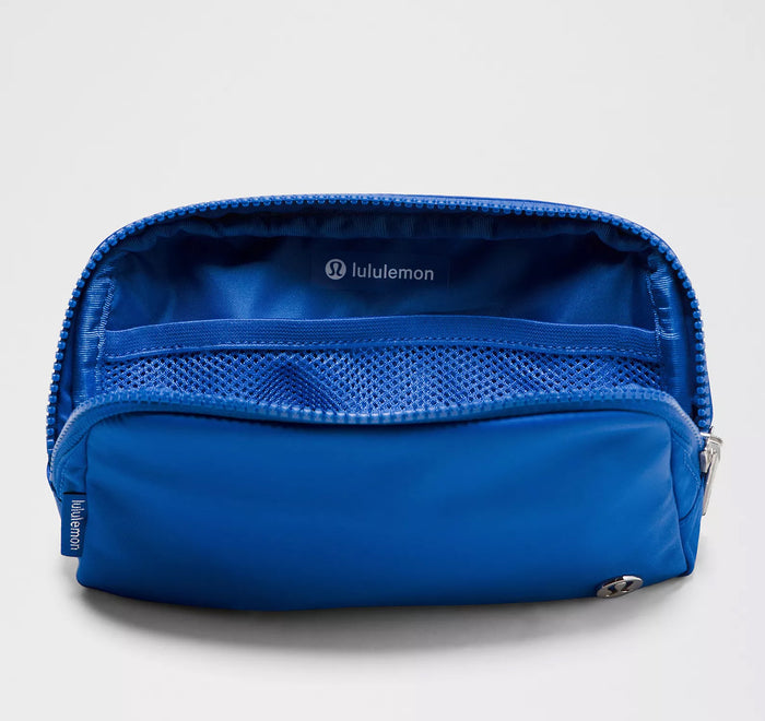 Alpha Omega Epsilon lululemon Everywhere Belt Bag - College Cobalt