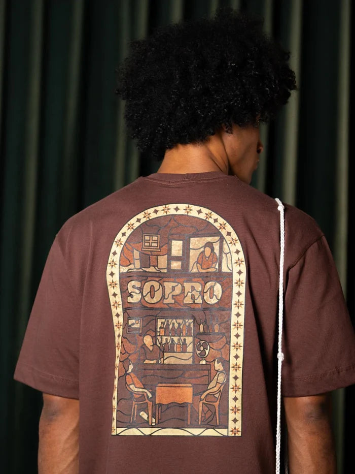 Camiseta Over Cena em Ladrilho