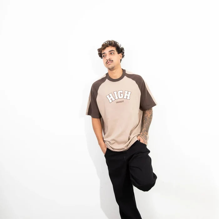 College Tee Beige - Four Street