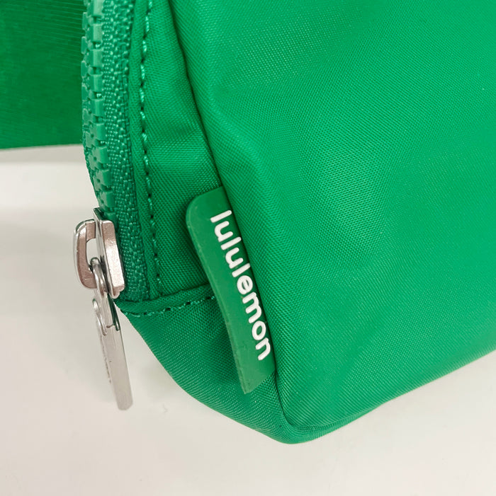 Kappa Delta lululemon Everywhere Belt Bag -  Gully Green